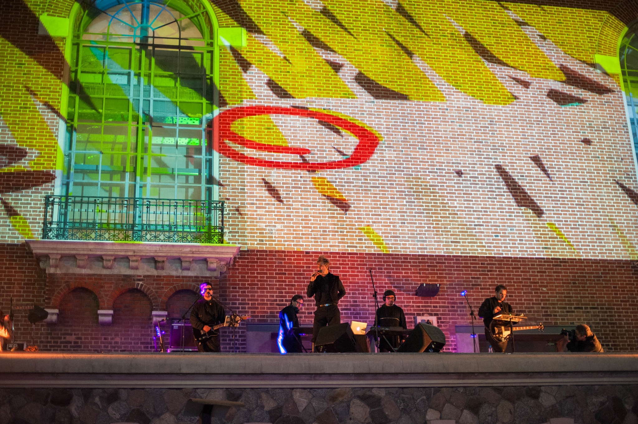 Sat&eacute;lite 23 en vivo por primera vez