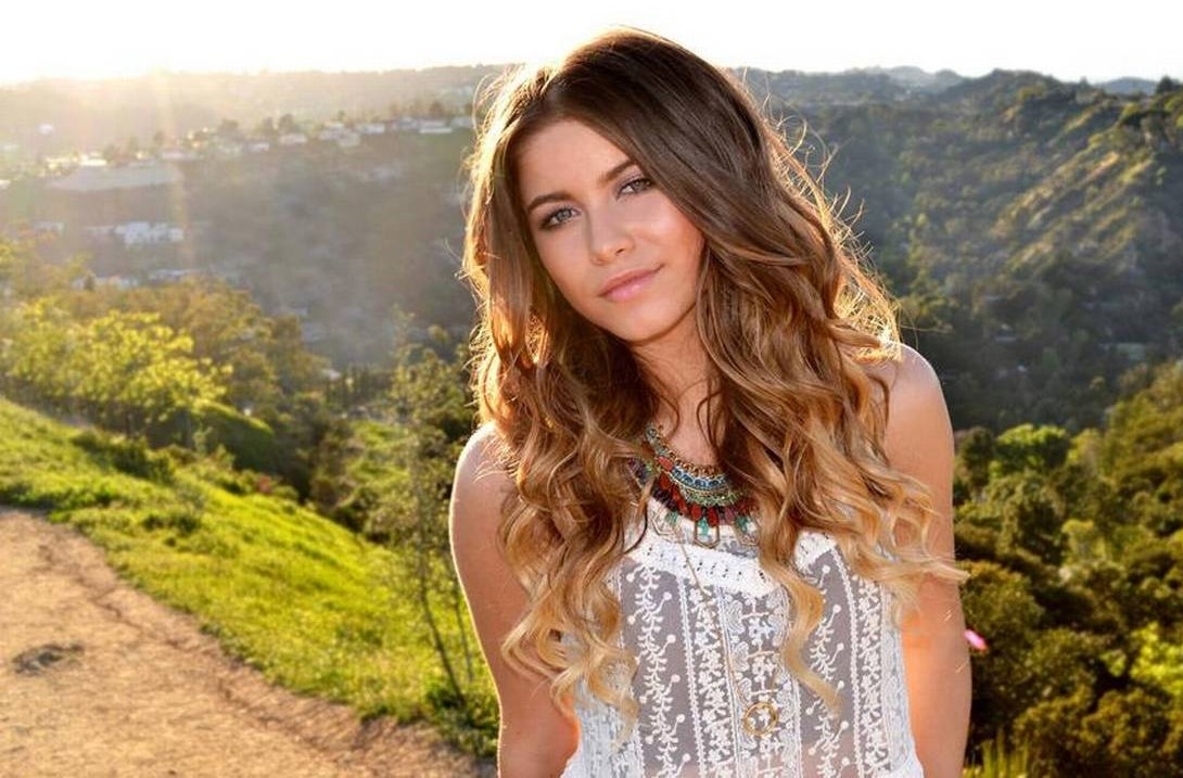 Sof&iacute;a Reyes presenta un nuevo tema y en TMH te enteras todos los detalles