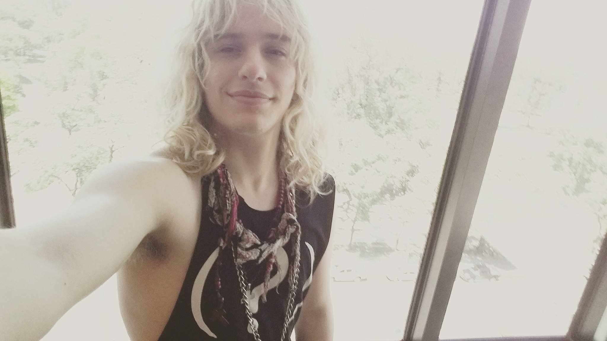 #Sab&iacute;asQue Guido Sardelli duerme de una manera muy particular?