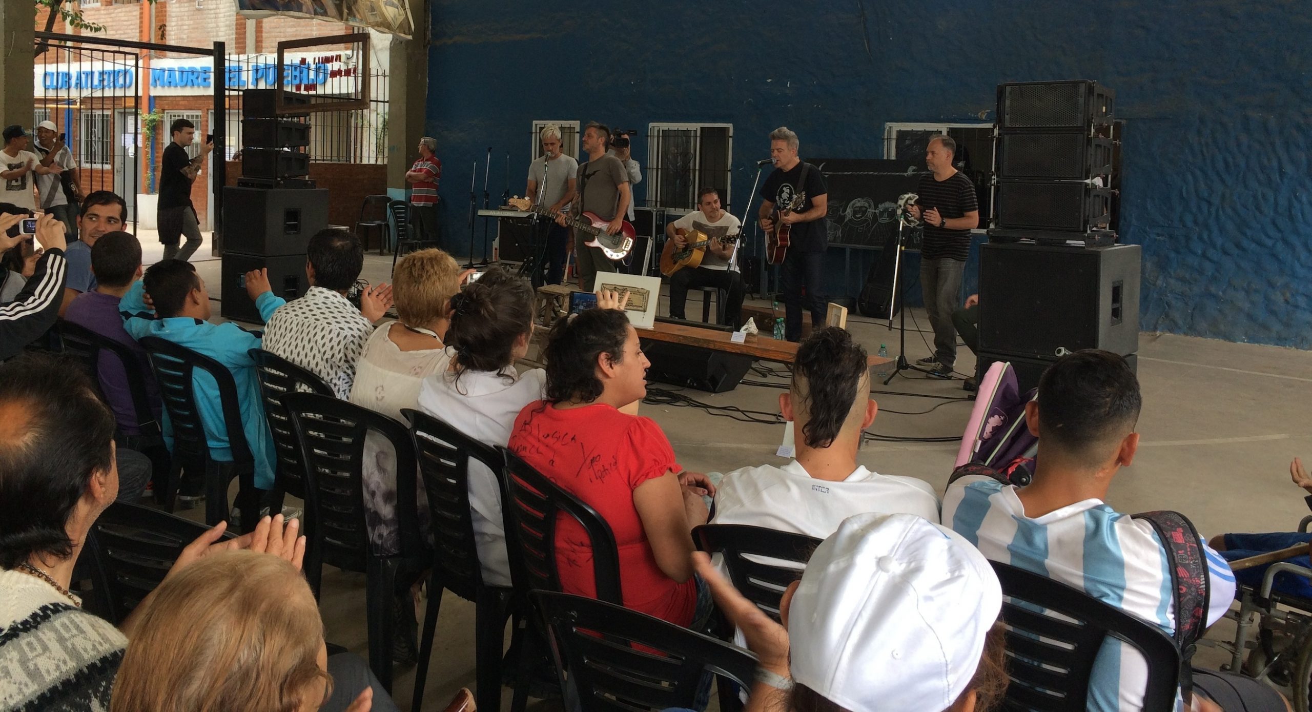 Juanchi Baleiron nos cont&oacute; que sinti&oacute; al cantar en la Villa 1-11-14