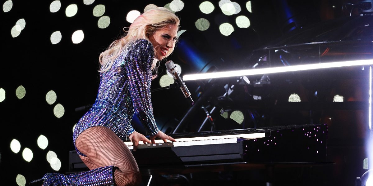 Impresionante presentaci&oacute;n de Lady Gaga en el show del entretiempo del Super Bowl