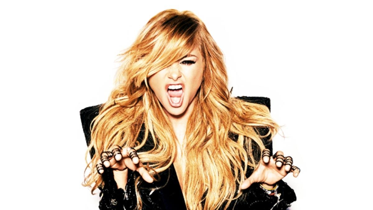 Paulina Rubio reaparece en redes despu&eacute;s de su tremenda ca&iacute;da