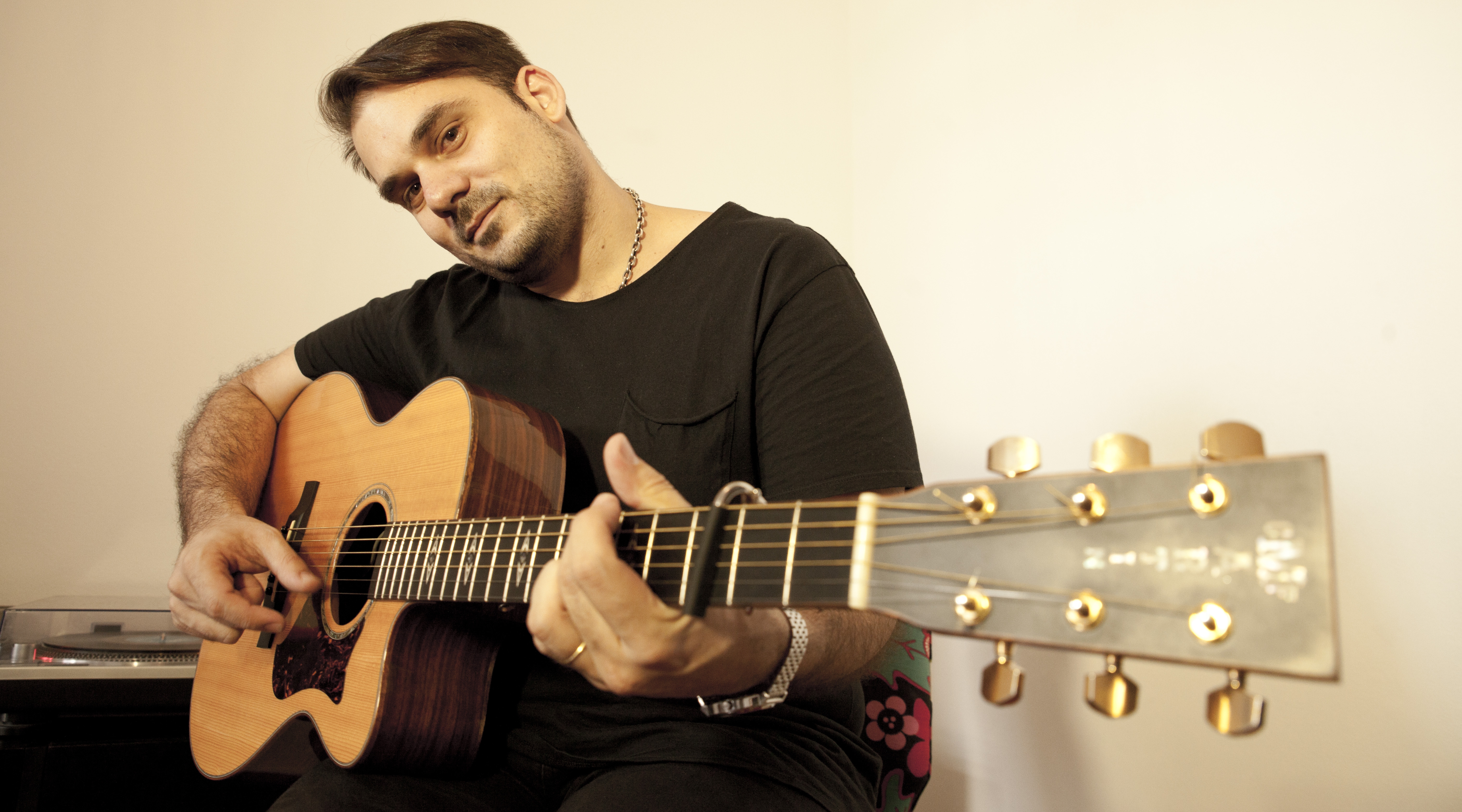 Bambi sorprende a sus fan&aacute;ticos con un video