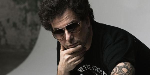 &iexcl;Amores perros! Calamaro, m&aacute;s pol&eacute;mico que nunca