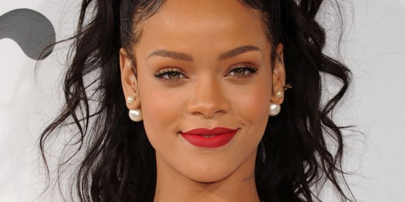 Un rumor explosivo: Rihanna habr&iacute;a participado en una fiesta sexual con dos prestigiosos futbolistas