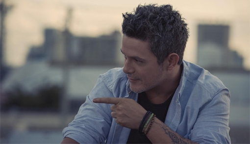 &iquest;Sab&iacute;as que m&aacute;s de 10 famosos cantantes interpretan el nuevo single de Ale Sanz?