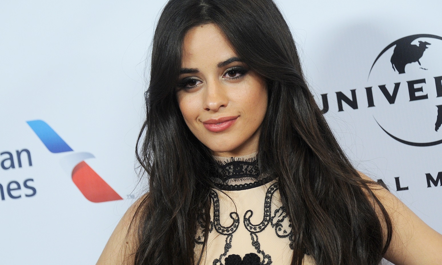 Camila Cabello revel&oacute; el backstage de su nuevo video