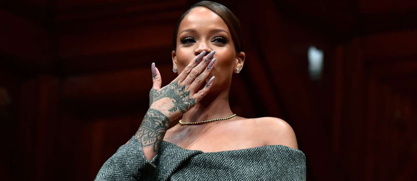 Rihanna responde a las cr&iacute;ticas por su figura con un meme
