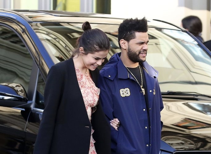 &iexcl;Se imprime! Selena G&oacute;mez y The Weeknd son tapa, pero por separado