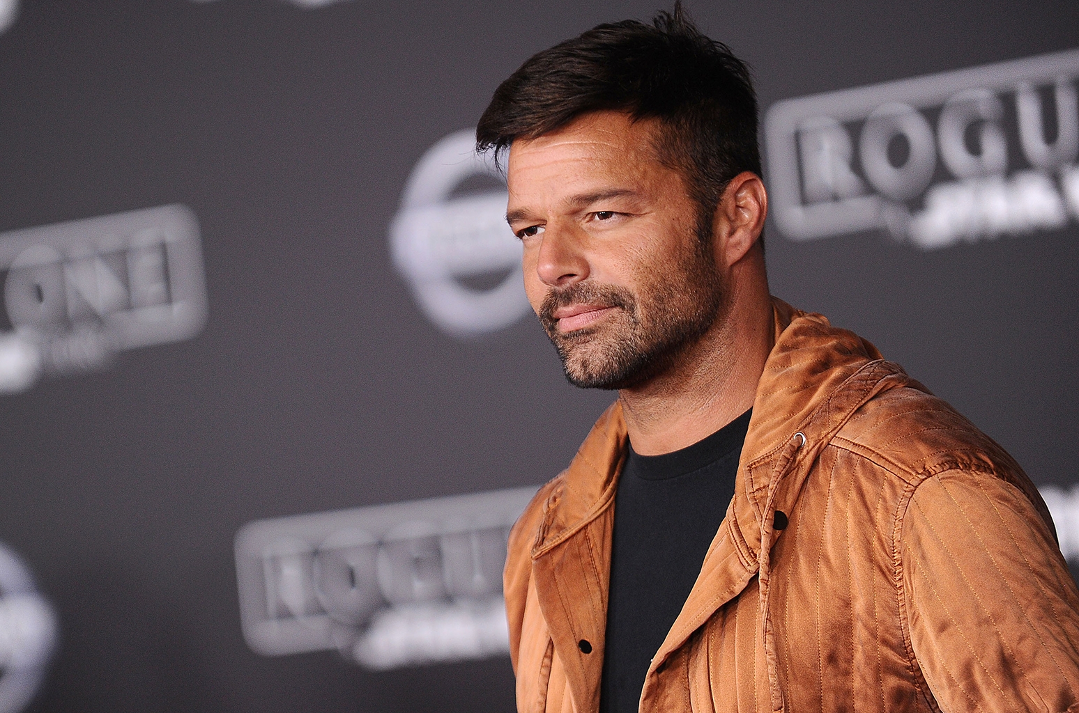 Ricky Martin enojado con una famosa aerol&iacute;nea