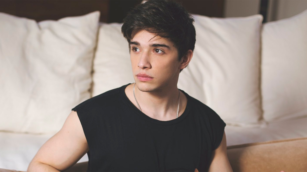 Juli&aacute;n Serrano