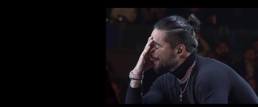 &iexcl;Alerta de ternura! Maluma se puso a llorar en el medio de un show