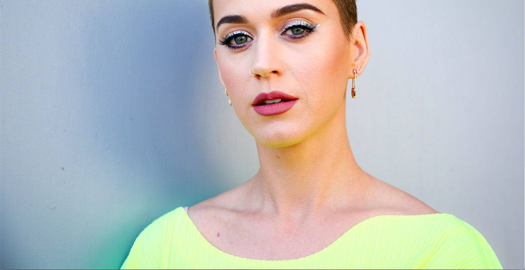 &iexcl;Estate atento! Katy Perry puede estar sentada al lado tuyo en el cine