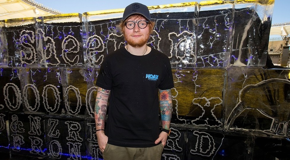 &iexcl;Qu&eacute; rom&aacute;ntico! Ed Sheeran mand&oacute; a construir una capilla para su casamiento