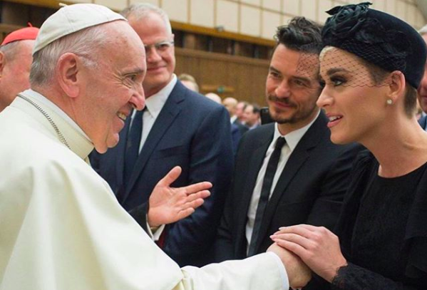 Katy Perry y Orlando Bloom visitaron al Papa en Roma