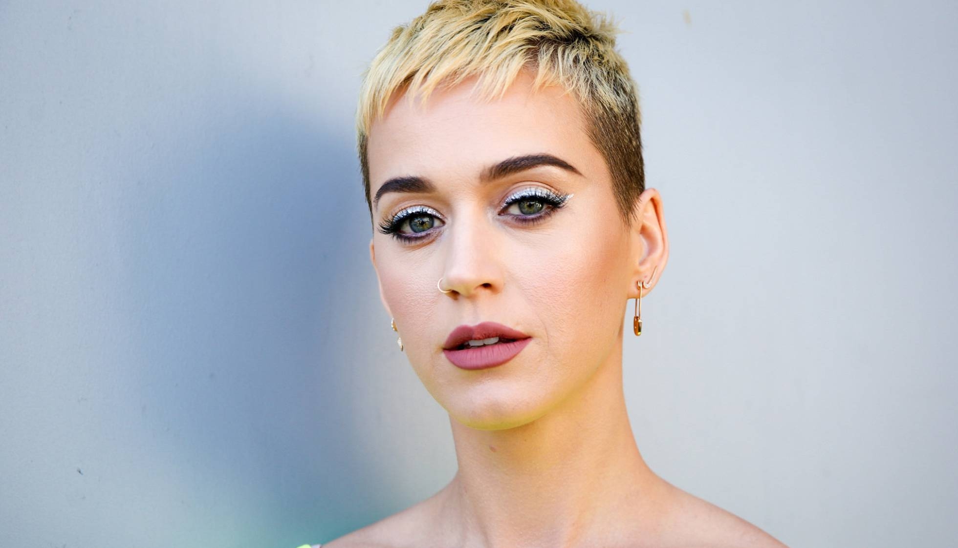 &iexcl;Irreconocible! Katy Perry se mostr&oacute; como nunca antes