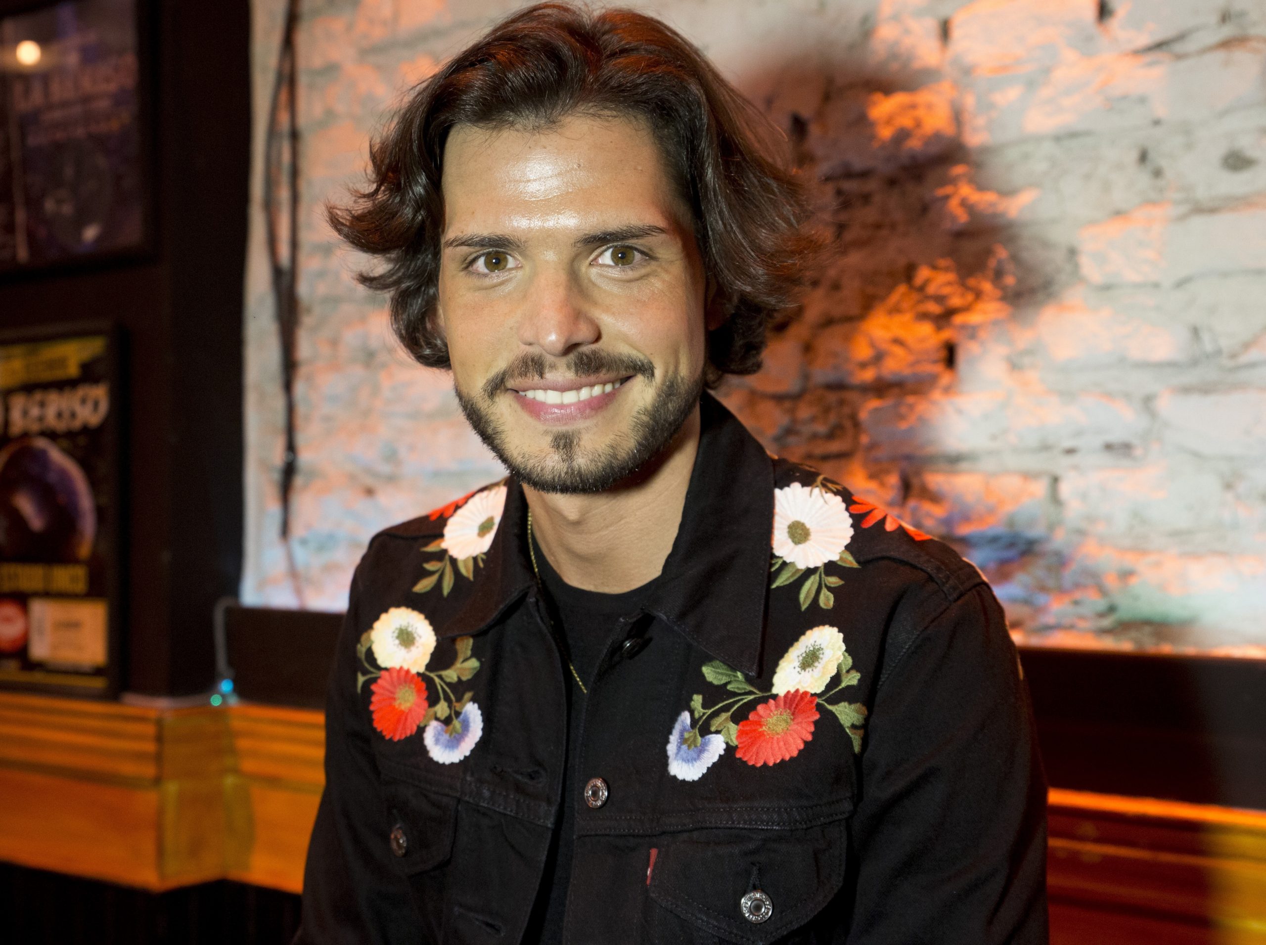 Fredi Leis estren&oacute; su &aacute;lbum debut &iexcl;y habl&oacute; con TMH!