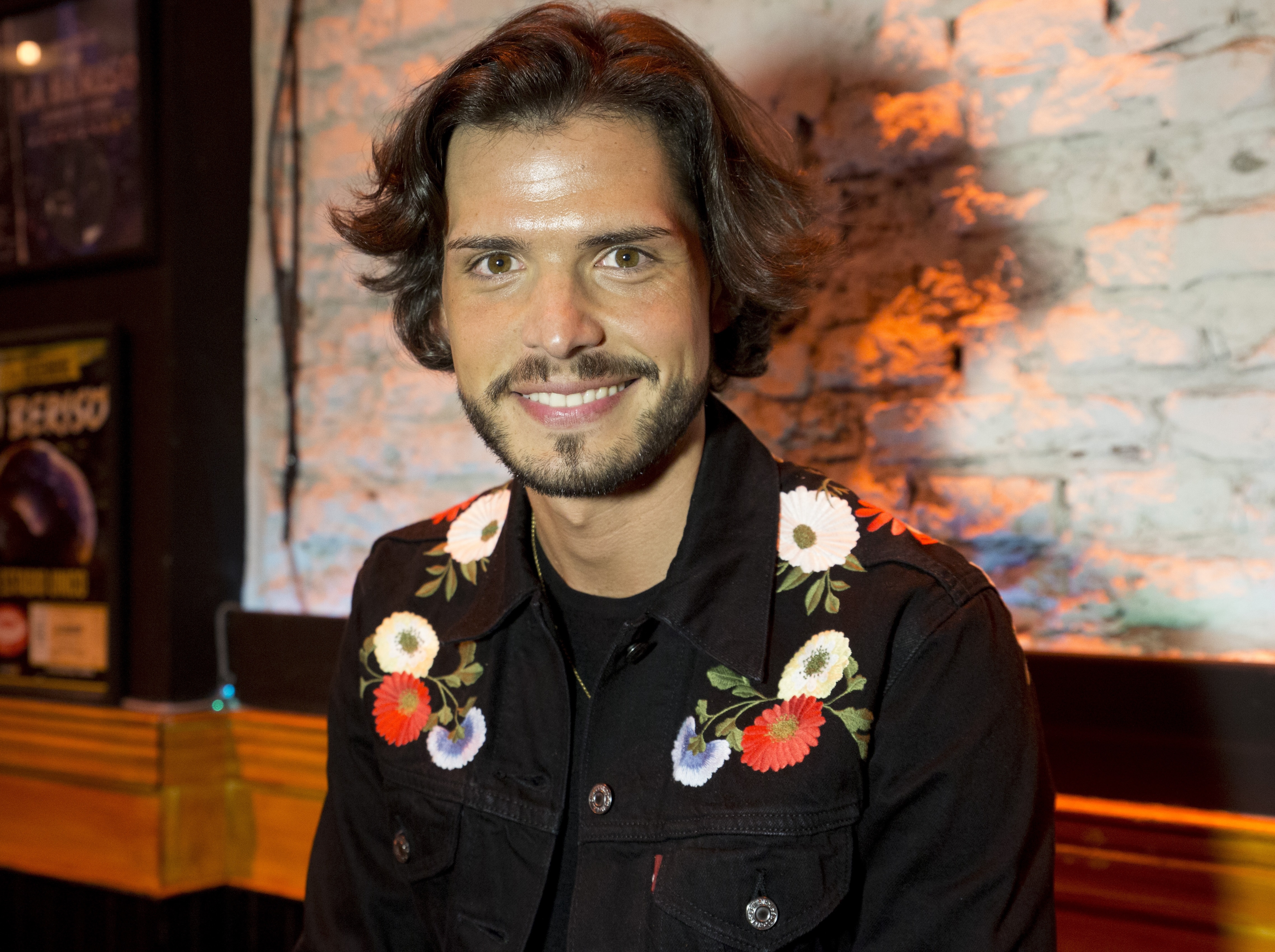 Fredi Leis estren&oacute; su &aacute;lbum debut &iexcl;y habl&oacute; con TMH!