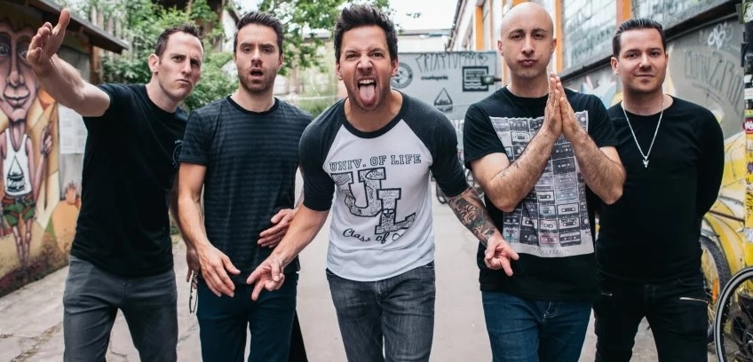 Simple Plan en exclusiva: "Ide&aacute;bamos este plan maestro para conquistar el mundo y resulto bastante parecido a lo que imagin&aacute;bamos."