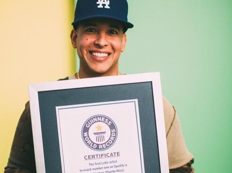 &iexcl;Daddy Yankee rompi&oacute; 10 r&eacute;cords Guinness!