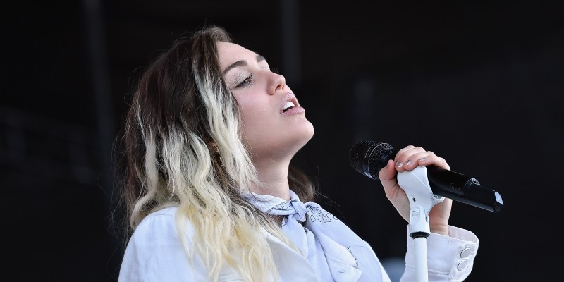 Miley Cyrus perdi&oacute; su casa en un incendio forestal