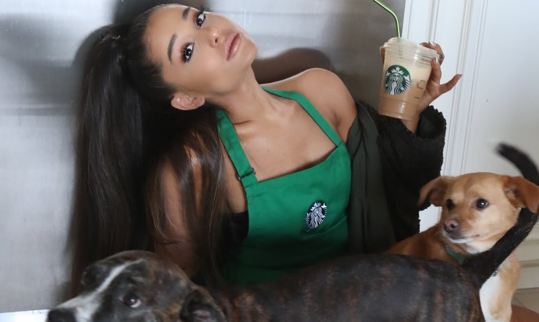 &iexcl;Ariana Grande tiene su propia bebida en Starbucks!