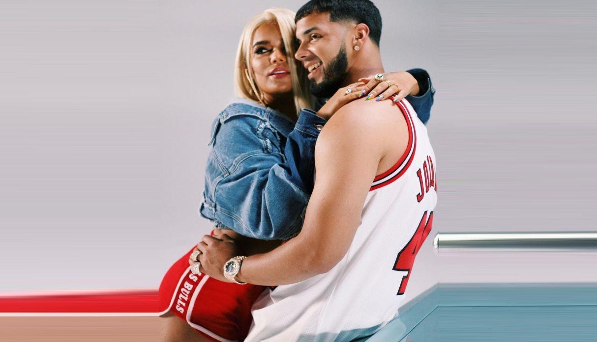 Anuel AA y Karol G est&aacute;n llegando a Buenos Aires &iexcl;y no vas a poder creer sus pedidos!
