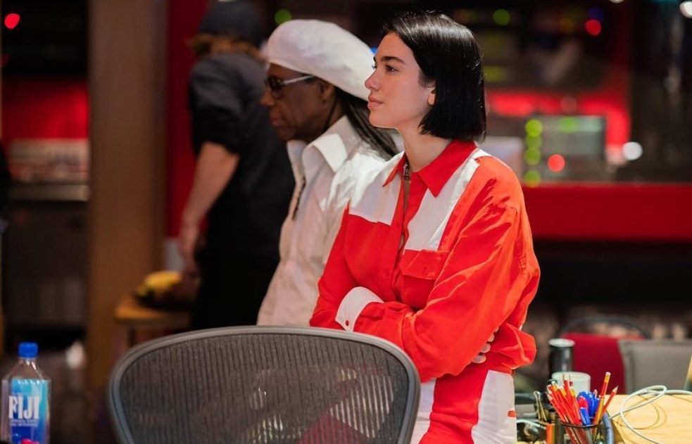 Dua Lipa est&aacute; en el estudio de grabaci&oacute;n &iexcl;probando nuevos sonidos!