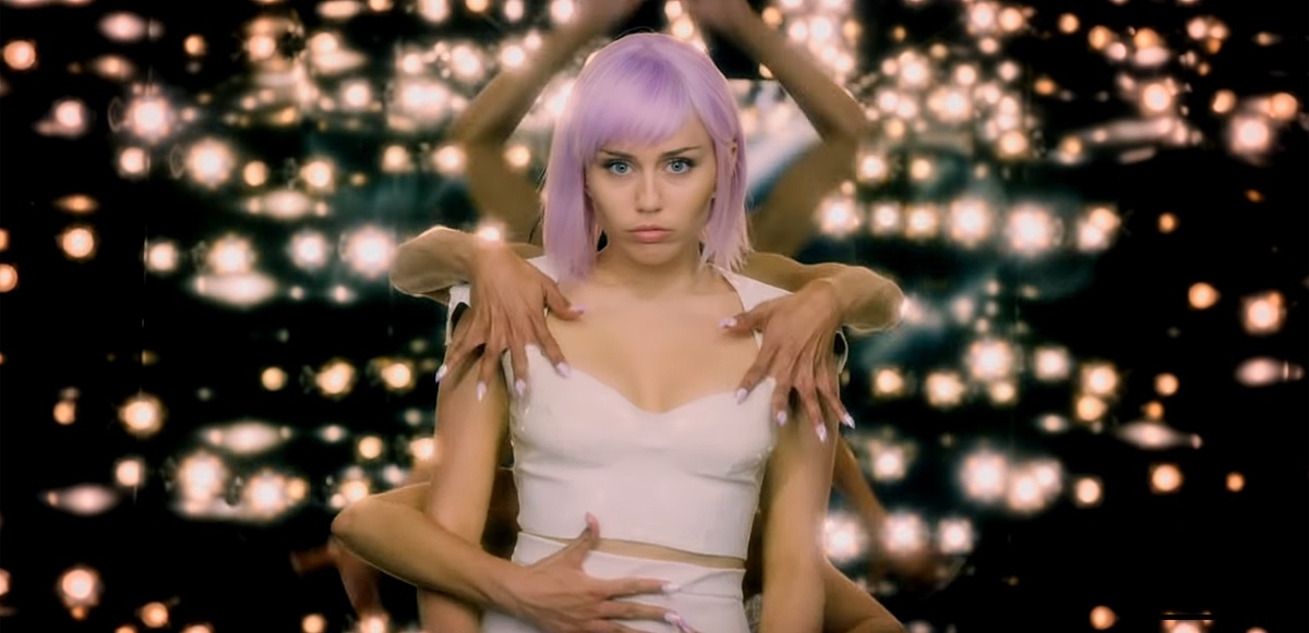 Esto es todo lo que ten&eacute;s que saber sobre la participaci&oacute;n de Miley Cyrus en Black Mirror
