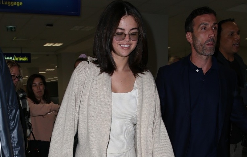 Selena G&oacute;mez acaba de aterrizar en Francia &iexcl;por este motivo!
