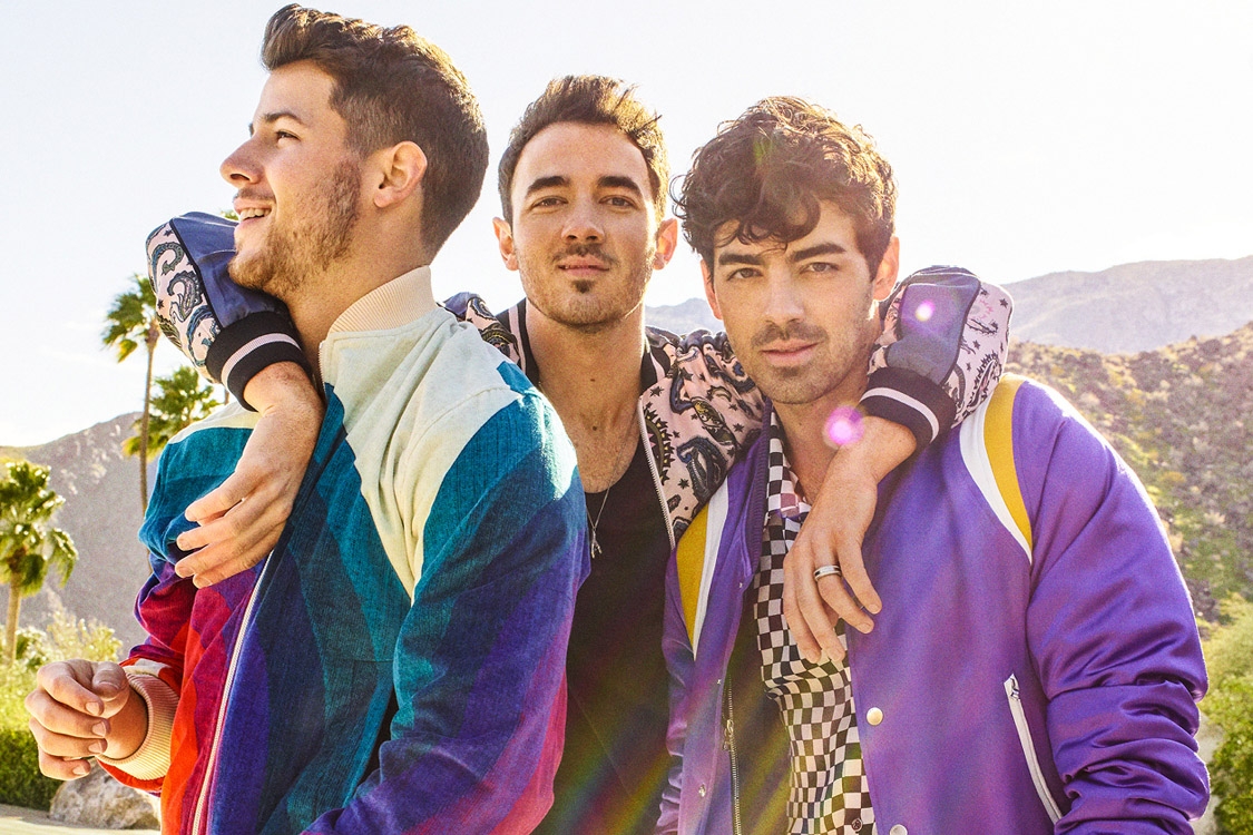 &iexcl;PAREN TODO! El nuevo &aacute;lbum de Jonas Brothers ya sali&oacute;