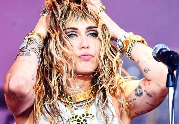 Todos los motivos por los que el mundo entero habla del nuevo video de Miley Cyrus