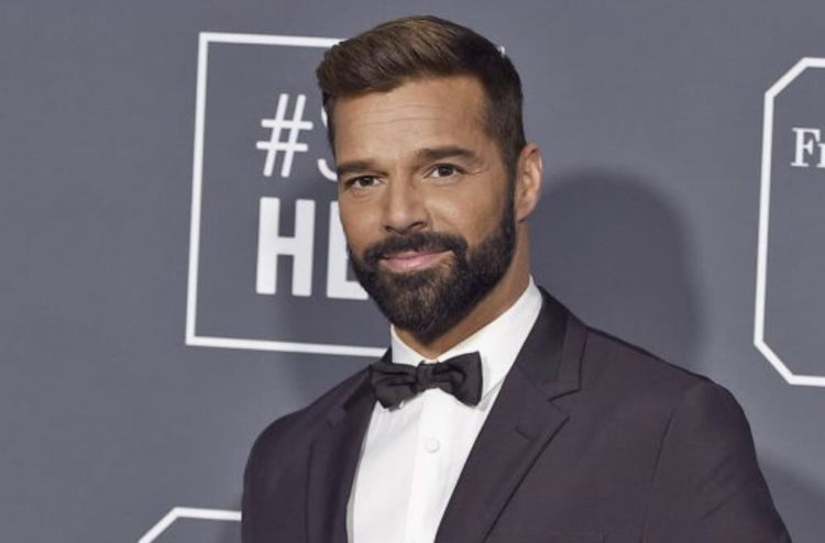 &iexcl;Ricky Martin y su esposo presentaron a su cuarto hijo!