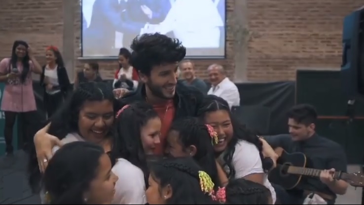 &iexcl;Sebasti&aacute;n Yatra visit&oacute; la Villa 31!