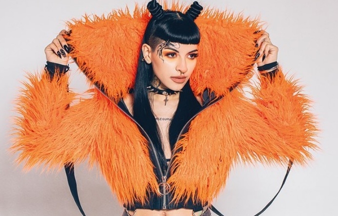 As&iacute; es una noche de gira para Cazzu