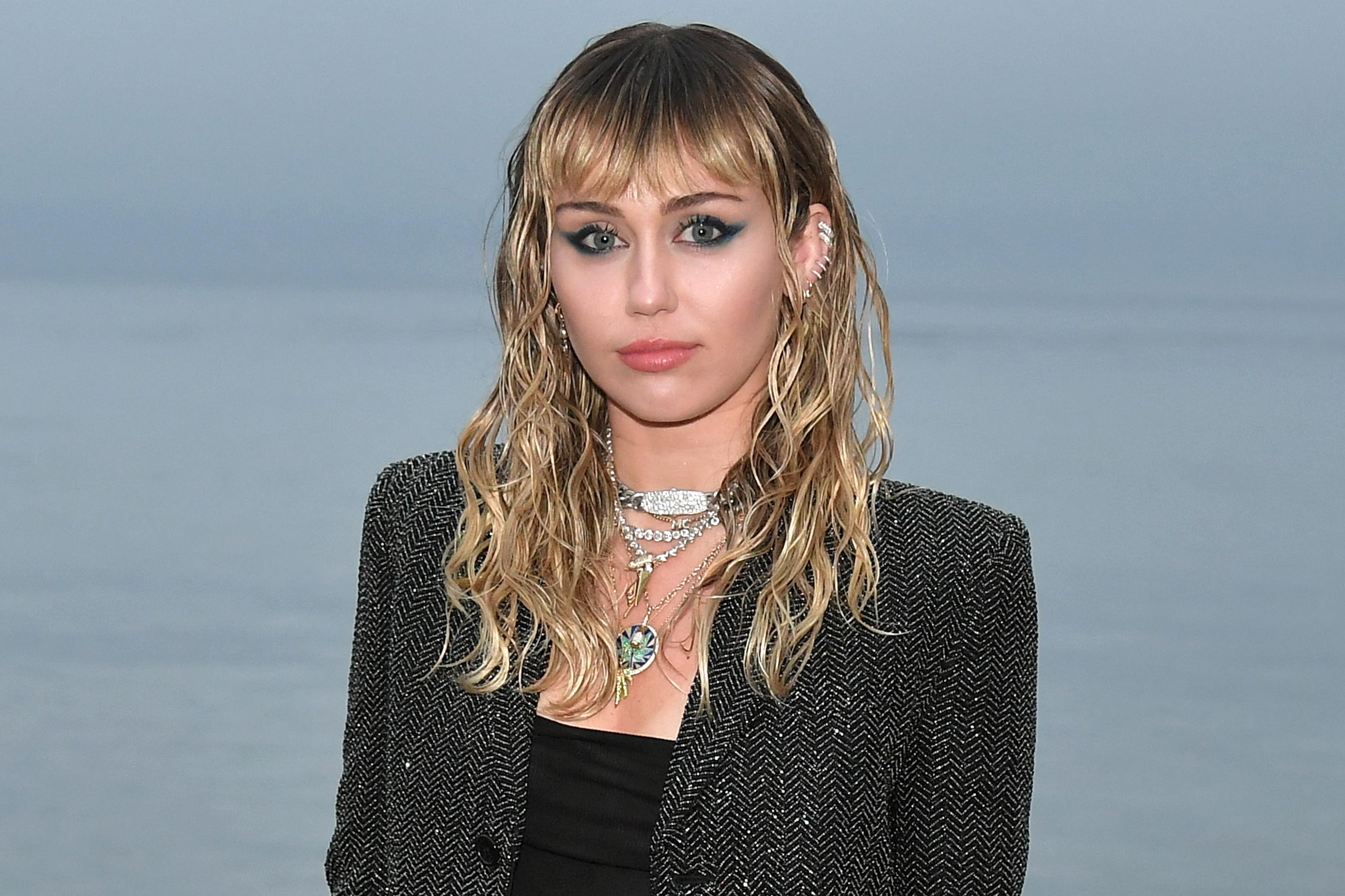 Miley Cyrus festej&oacute; su cumplea&ntilde;os 27 &iexcl;con su novio Cody Simpson!