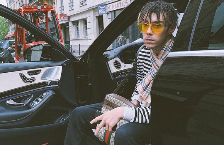 Kidd Keo lanz&oacute; un modelo exclusivo de zapatillas inspiradas en el primer single de #BACKTOROCKPORT