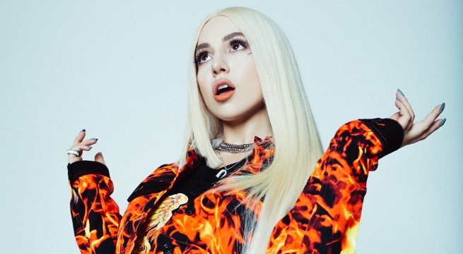Ava Max en TMH: &ldquo;Mi mam&aacute; vendi&oacute; su casa para mudarse conmigo a California por mi carrera musical"