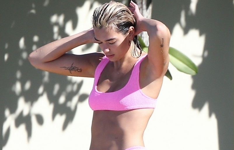 Dua Lipa sabe c&oacute;mo sobrevivir al calor en Miami