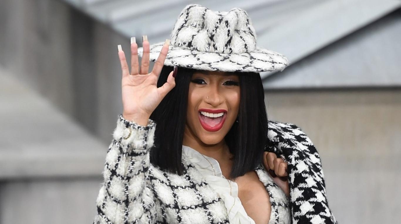 &iquest;Qu&eacute; hace? Cardi B definitivamente ya agot&oacute; todos sus planes de cuarentena… &iexcl;excepto este!