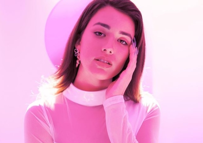 Alaina Castillo presenta su nuevo single