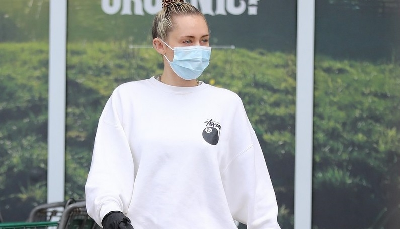 Las actividades de Miley Cyrus y Cody Simpson en cuarentena