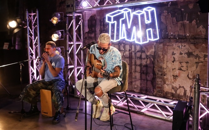 As&iacute; suena "BOTAFUEGO" en versi&oacute;n ac&uacute;stica &iexcl;por Mau y Ricky!