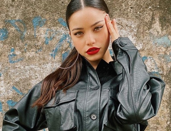 Emilia nos comparte un #tbt del backstage de Boomshakalaka