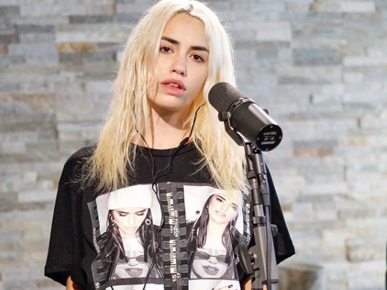 Lali fascin&oacute; a sus fans con la portada de su nuevo single