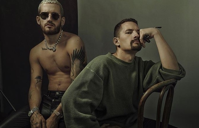 Mira la reacci&oacute;n de Mau y Ricky al hacerse el test de COVID-19