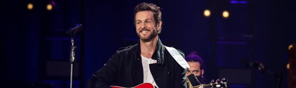 Axel le cant&oacute; al mundo en un show solidario v&iacute;a streaming sin precedentes