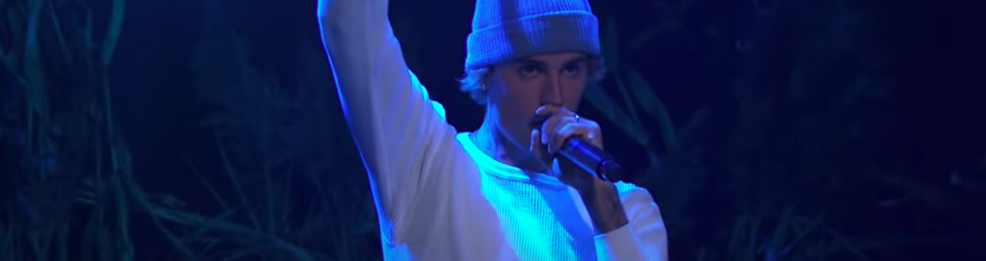 Justin Bieber emocion&oacute; a todos con sus interpretaciones en Saturday Night Live