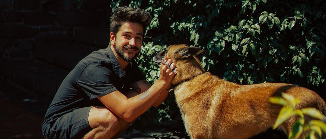 Conoce al nuevo amigo de Camilo