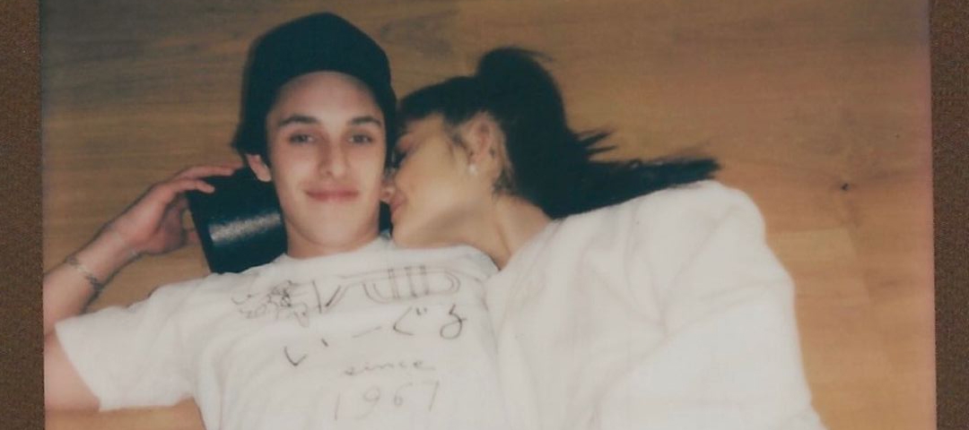 &iexcl;&iquest;Qu&eacute;?! &iexcl;Ariana Grande se comprometi&oacute;!